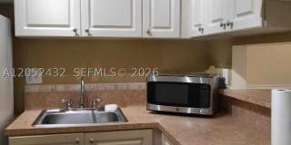 9477 SW 76th St Gallery 11