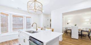 Beautiful 3 bd/ 2.5 house with Renovated Kitchen Gallery 8