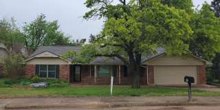 912 East 10th Street Gallery 1