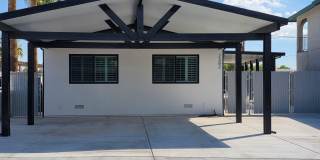 Beautifully remodeled 3 bed/2 bath Manufactured Home BHC-Blocks from Colorado River Gallery 1