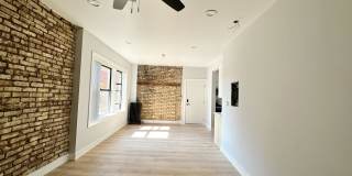 7421 N Clark St Gallery 22