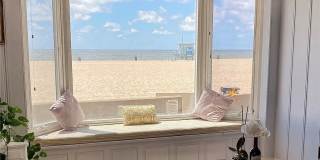 1818 The Strand Gallery 1