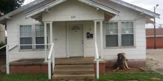 Adorable One Bedroom Duplex! Gallery 1