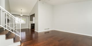 2 WEEKS FREE RENT PLUS  FREE iPad or 55” TV if moved in by 4/30! Comfortable 3bd/1ba Home Close to Trails, Shopping, and Easy Commutes Gallery 6