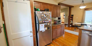 Charming & Spacious Main-Level Apartment Near Downtown Gallery 10