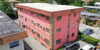 458 SW 9th St Gallery 17