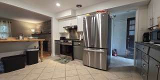 Beautiful Home Located in Historic Urbana Gallery 19