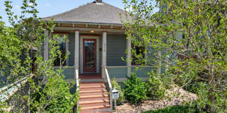 3 Bedroom with Historical Charm Close to Square Gallery 1