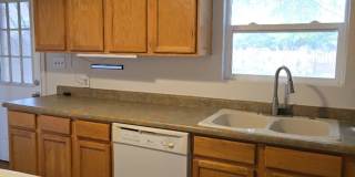 3 Bedroom, 1 Bathroom Home! Schedule a Showing Soon! Gallery 5