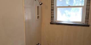 3 Bedroom, 1 Bathroom Home! Schedule a Showing Soon! Gallery 14