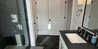 Beautifully Furnished 1/1 Apartment in Downtown Broad St.- $2,350 Gallery 25