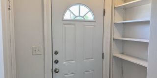 Large 2 bed 1 bath corner-lot home in Floral Heights! Gallery 4