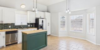 319 SW Coral Gallery 6