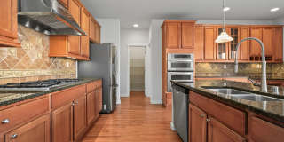 4BR, 2.5 Bath + Loft DuPont Home Gallery 15