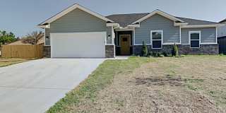 3 Bedroom 2 bathroom 2 Car Garage Home on Corner Lot in NW OKC Gallery 1