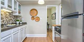 1209 Pine St Gallery 3