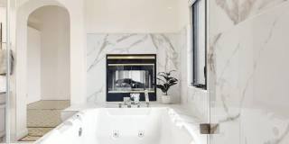 27 Tulip LN Gallery 11
