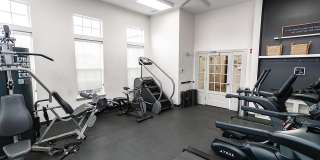Randall Highlands Apartment Homes Gallery 27