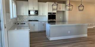 431 Lincoln Street Gallery 2