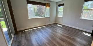 Stunning 4 Bedroom, 3 Bath Mountain House Home Gallery 7
