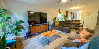 Coming Soon! 3 Bedroom 2 Bathroom-Dogs okay! Gallery 8