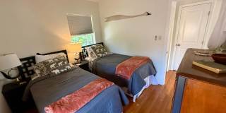 Fully furnished 1/1 Apartment Old NE Gallery 22