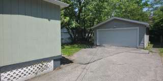 Single Family Home 4 beds 1.5 bath Available Now! Gallery 26