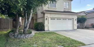 4 Bedroom, 2 Bath, 1992 Square Foot Home Gallery 1