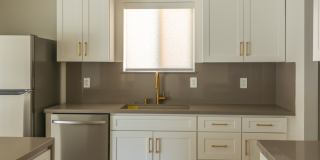 17601 Hamlin Street Gallery 6