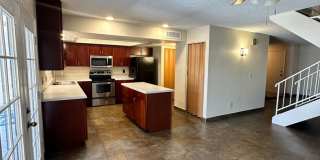 Stunning & Spacious 2 BR / 2.5 BA Townhome – Move-In Ready! Gallery 15