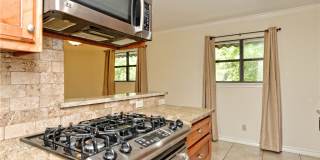 407 E 45th St Apt 210 Gallery 6