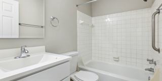 Eastgate Apartments Gallery 55