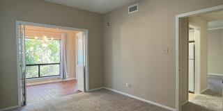 Wonderful 2/2 in Perfect Far West Location Gallery 11