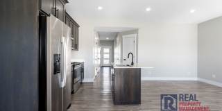 3 Bedroom 2.5 Bathroom Town Home - 1 Car Garage - dog negotiable Gallery 6