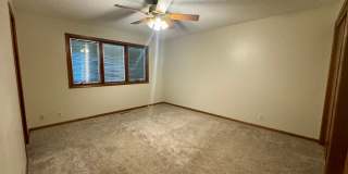 Beautiful walk-out house in SOUTH Lincoln Gallery 8