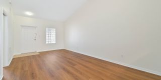 ~2 bed/2 bath UPDATED condo at The Cove on Six Mile Gallery 5
