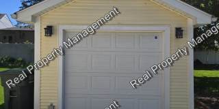 Charming Three Bedroom Ranch Gallery 15