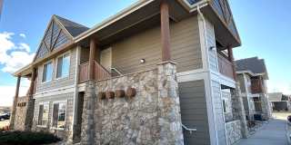 A Cozy Windsor Retreat with Open Living Space Gallery 1