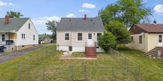 4 Bedroom/1 Bathroom Home with Fenced Yard Available in SE Roanoke! Gallery 32