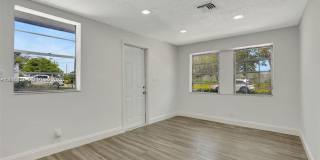 2701 NW 18th Ter Gallery 8