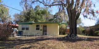 10657 Wake Forest Av Gallery 1