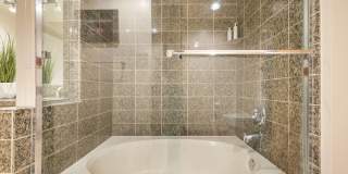 13700 Marina Pointe Dr Gallery 15