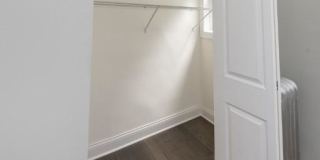 5059 North Damen Gallery 3