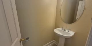 Adorable 3 bedroom 2.5 bath with loft Gallery 14