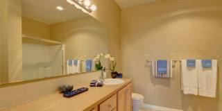 Sunny & Bright Upper Unit in Snoqualmie Ridge Gallery 9