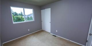 Very Nice Rambler In Quiet Cul de sac with Garage Gallery 16