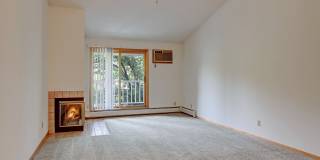 Plymouth Square at 37th Apartments Gallery 5