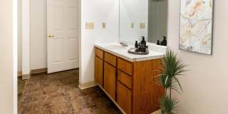 Creekside Square Apartments Gallery 16