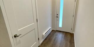 Like-New Beardslee Townhouse... Gallery 3