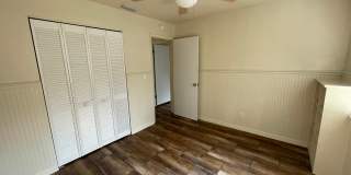 Cozy 3 bed 2.5 Bath Townhome Gallery 24